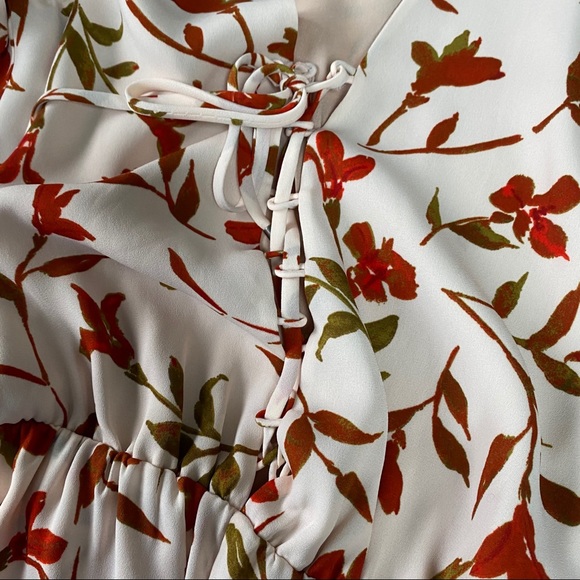 Lovers + Friends Epiphany Floral Romper Size XS - Picture 7 of 11